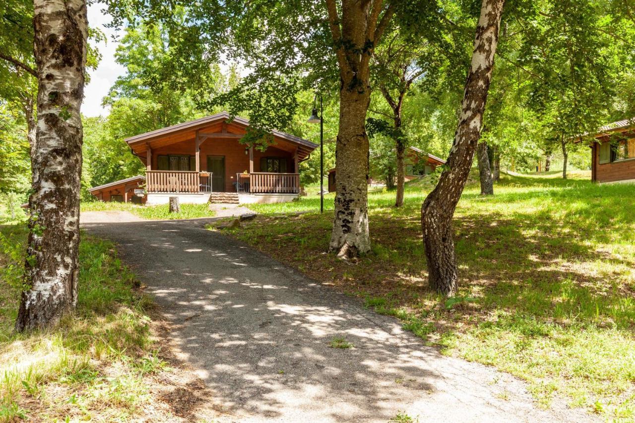 Villaggio Anemone - Chalet Castagno Capanne di Sillano Екстериор снимка